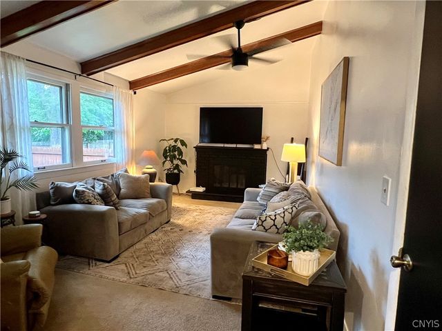 20 Oriole, Clay, NY 13090