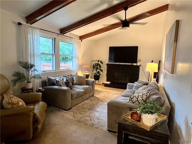 20 Oriole, Clay, NY 13090