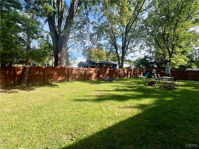 20 Oriole, Clay, NY 13090