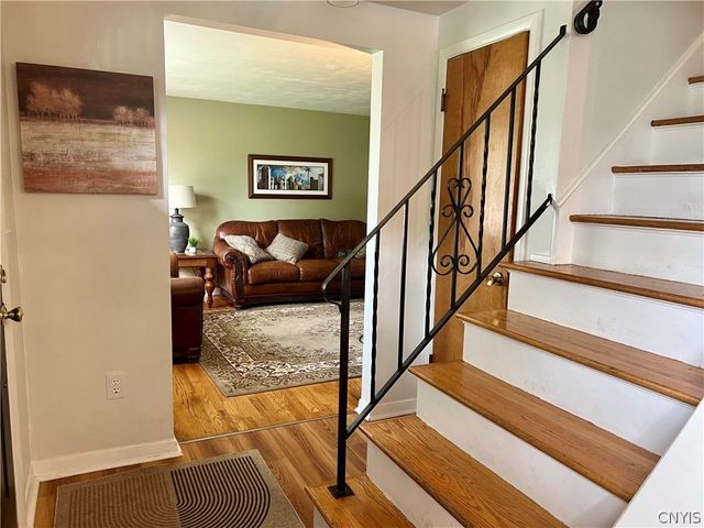 20 Oriole, Clay, NY 13090