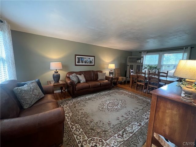 20 Oriole, Clay, NY 13090