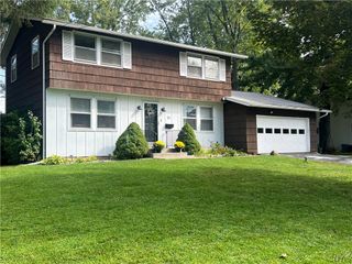 20 Oriole, Clay, NY 13090
