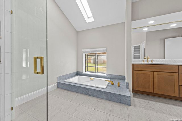 29735 SADDLEBACK CIR, Boerne, TX 78015