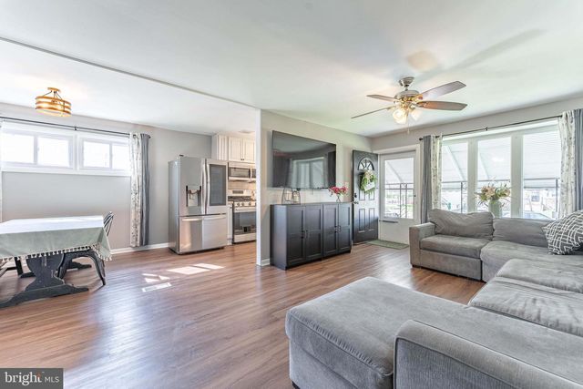 218 HOFFMAN RD, Ridley Park, PA 19078