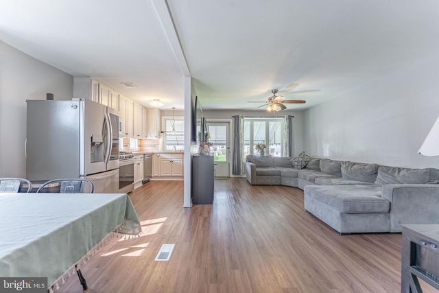 218 HOFFMAN RD, Ridley Park, PA 19078