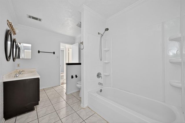 4726 Hickorygate Drive, Spring, TX 77373