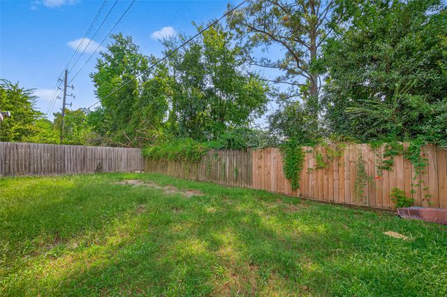 4726 Hickorygate Drive, Spring, TX 77373