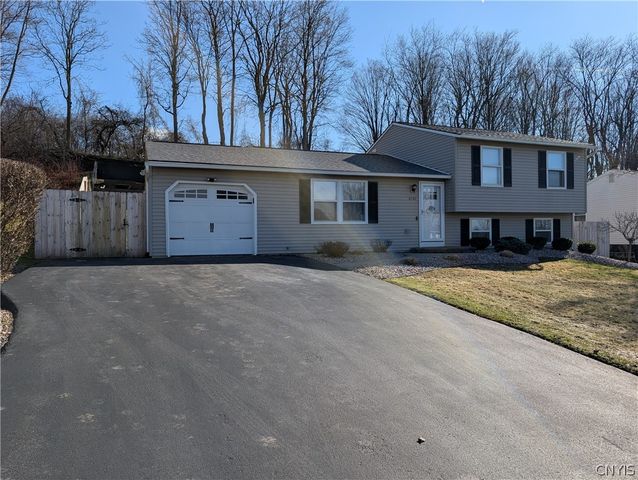 4741 New Hope South, Clay, NY 13090