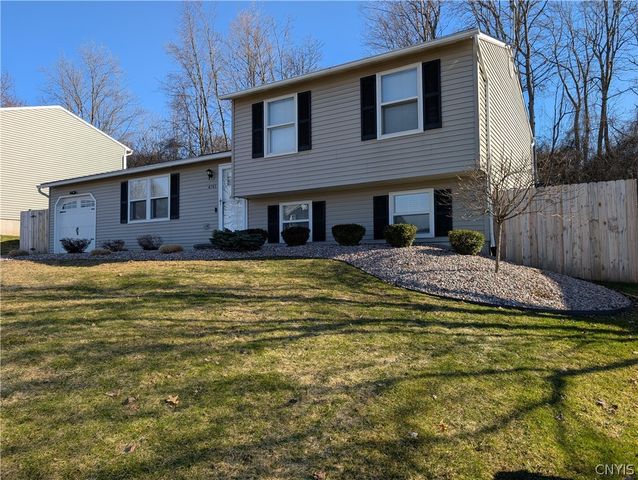 4741 New Hope South, Clay, NY 13090
