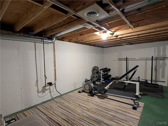 4741 New Hope South, Clay, NY 13090