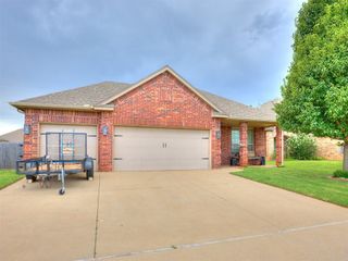 4105 Johnson Farms Drive, Mustang, OK 73064