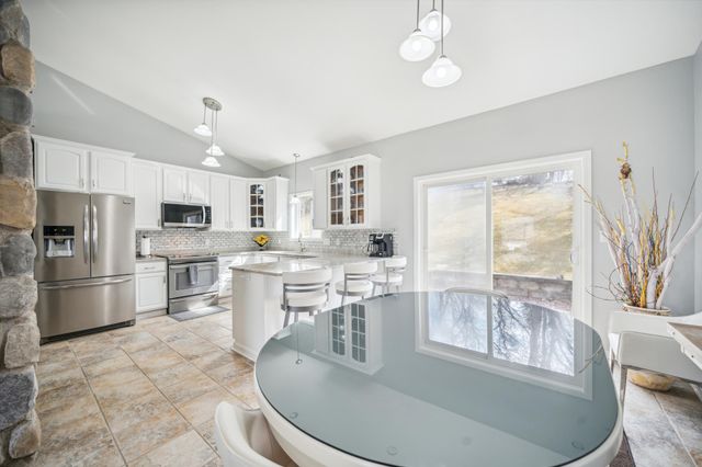 816 Southern Woods Place SW, Rochester, MN 55902