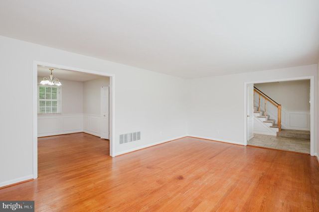 4 OLD SPRING CT, Cockeysville, MD 21030