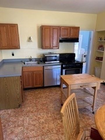 111 Hawthorne St, Weymouth, MA 01288