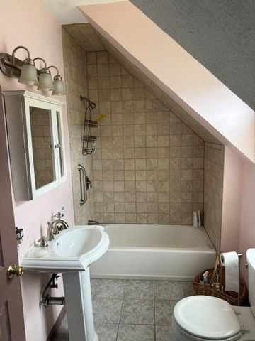 111 Hawthorne St, Weymouth, MA 01288
