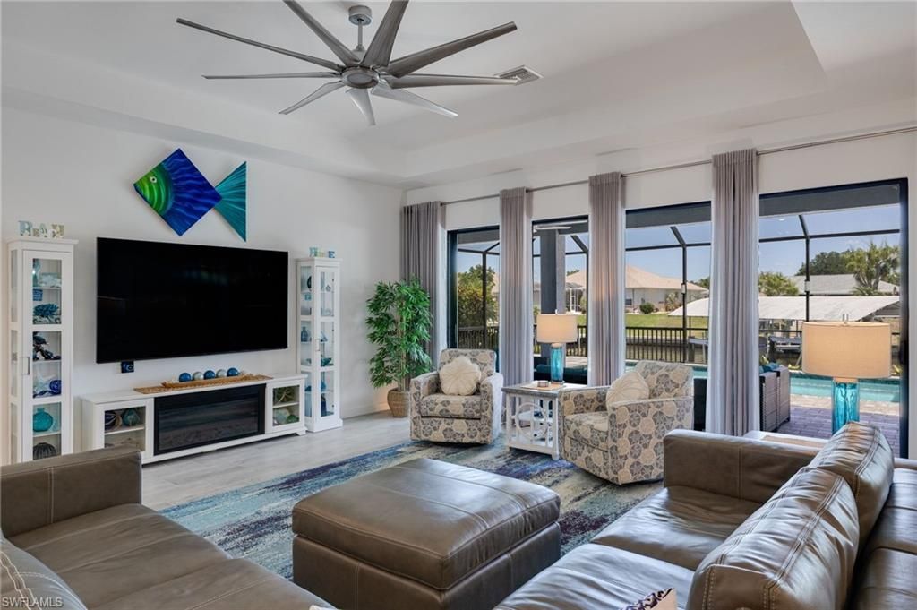 Image 12 of property listing at 1413 SE 10th AVE, Cape Coral, FL 33990