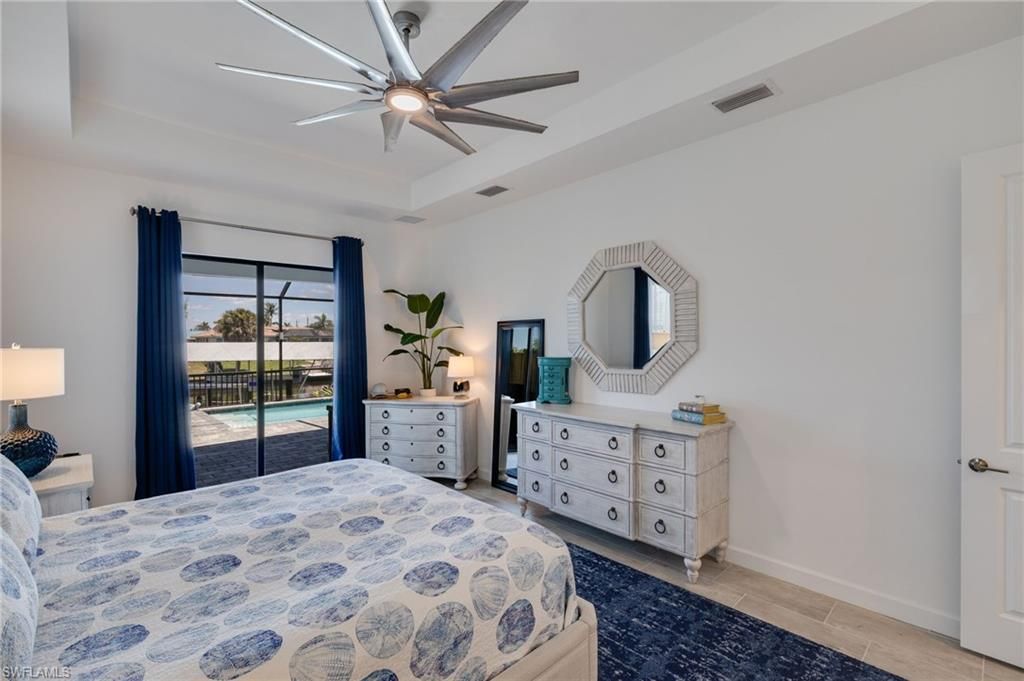 Image 16 of property listing at 1413 SE 10th AVE, Cape Coral, FL 33990