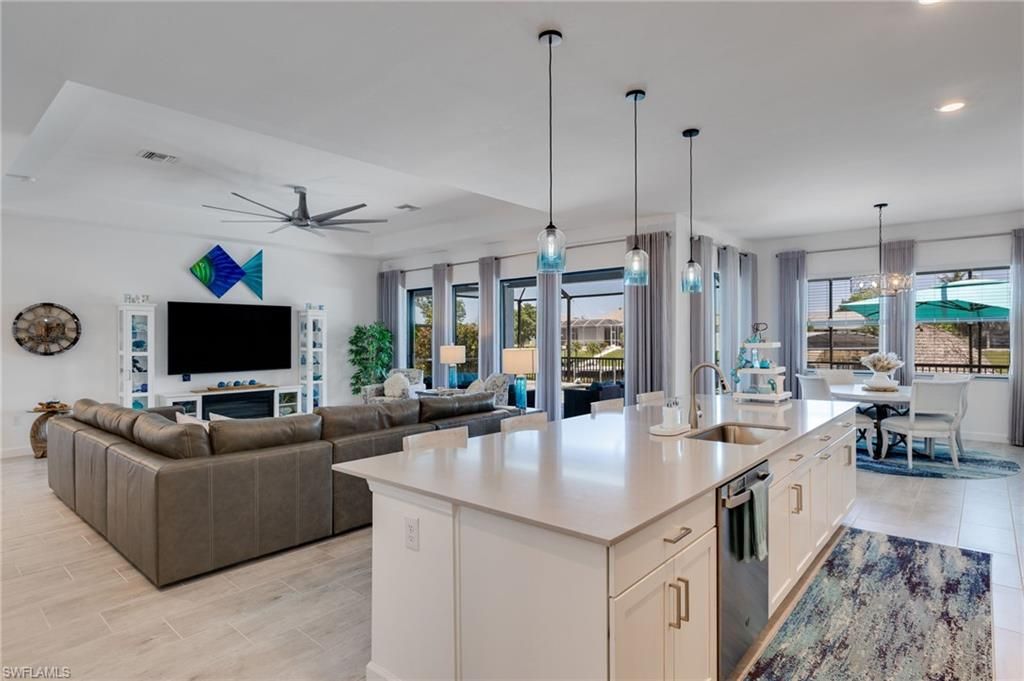 Image 9 of property listing at 1413 SE 10th AVE, Cape Coral, FL 33990