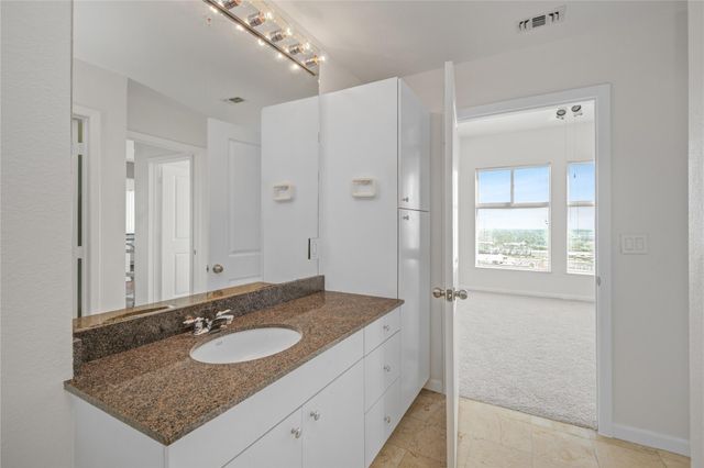 3505 Sage Road 2402, Houston, TX 77056