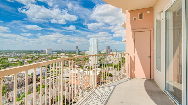 3505 Sage Road 2402, Houston, TX 77056