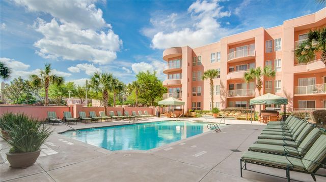 3505 Sage Road 2402, Houston, TX 77056