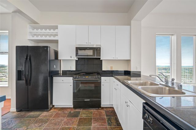 3505 Sage Road 2402, Houston, TX 77056