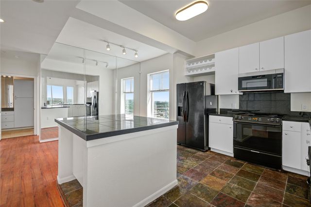 3505 Sage Road 2402, Houston, TX 77056