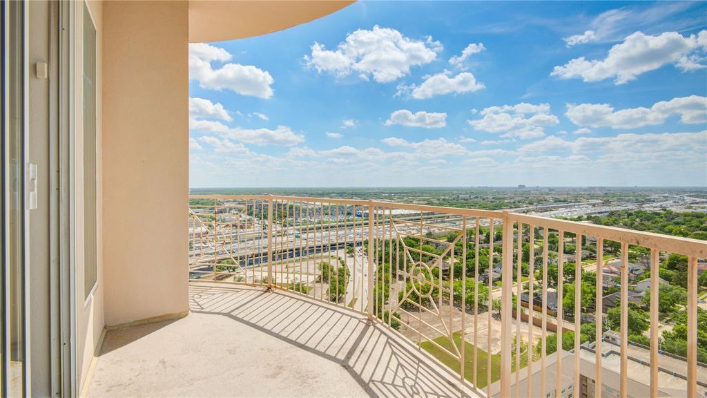 3505 Sage Road 2402, Houston, TX 77056