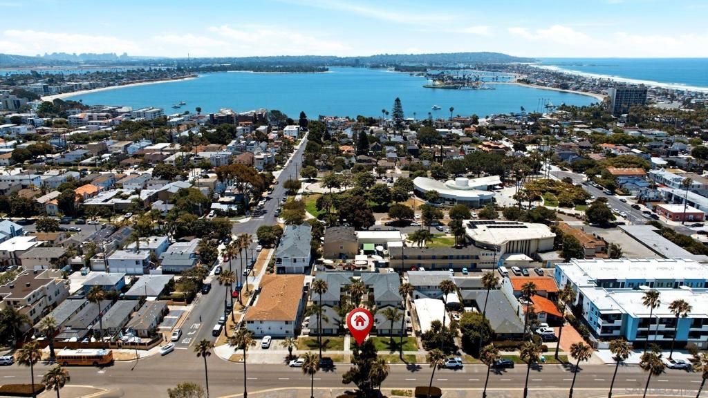 Image 24 of property listing at 1065-1071 Grand Ave, San Diego, CA 92109