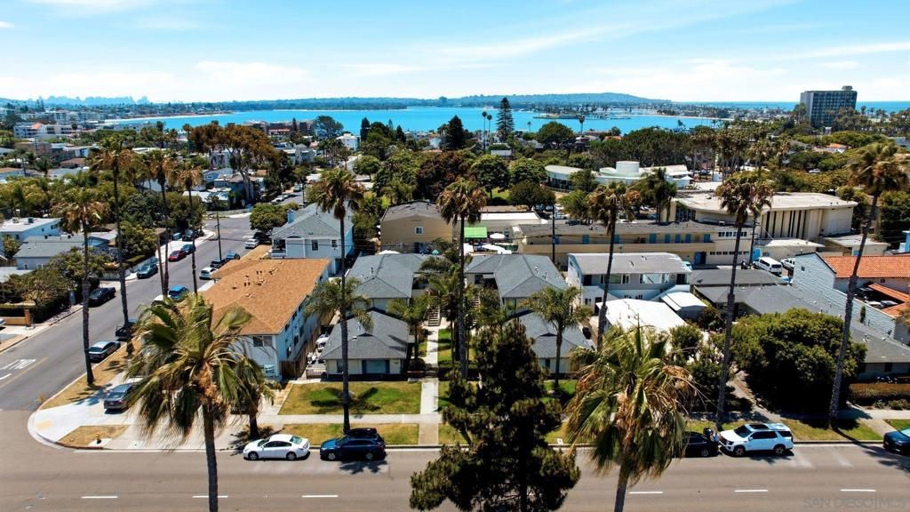 Image 29 of property listing at 1065-1071 Grand Ave, San Diego, CA 92109