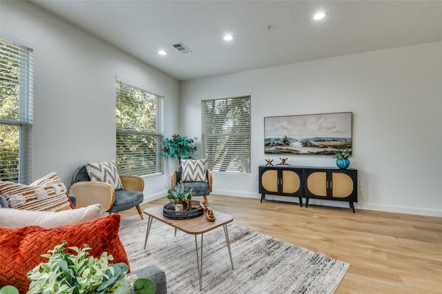 504 S Oconnor Road, Irving, TX 75060