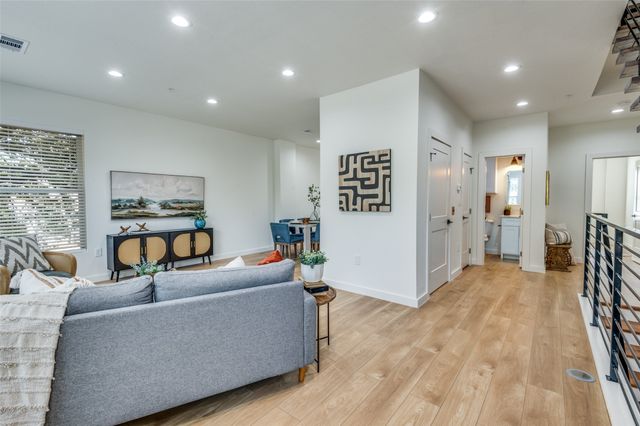 504 S Oconnor Road, Irving, TX 75060