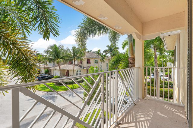 7217 Oxford Court, Palm Beach Gardens, FL 33418