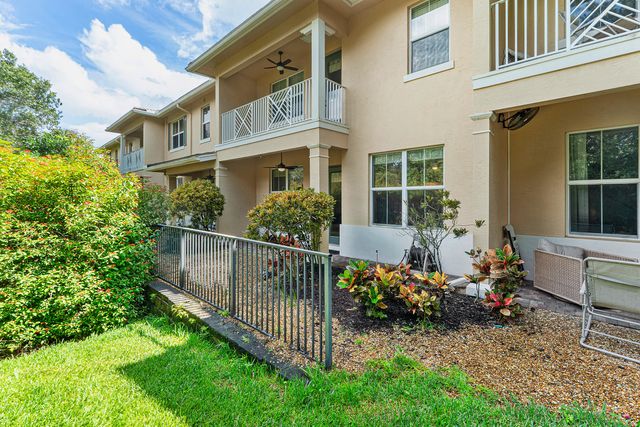 7217 Oxford Court, Palm Beach Gardens, FL 33418