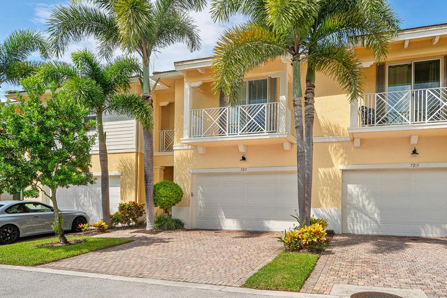 7217 Oxford Court, Palm Beach Gardens, FL 33418