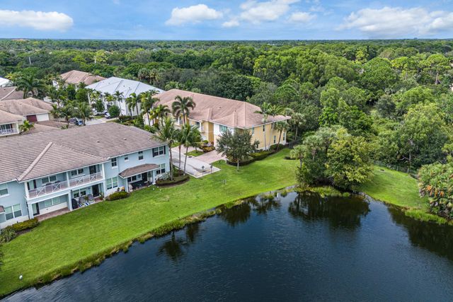 7217 Oxford Court, Palm Beach Gardens, FL 33418