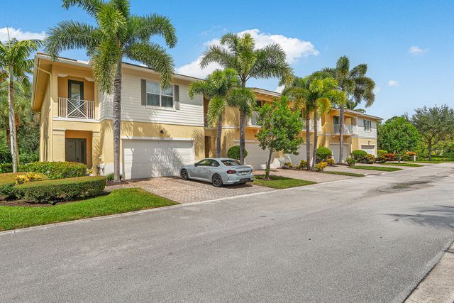 7217 Oxford Court, Palm Beach Gardens, FL 33418