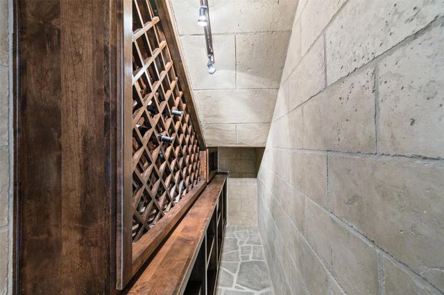 23617 Indian Divide CV, Spicewood, TX 78669