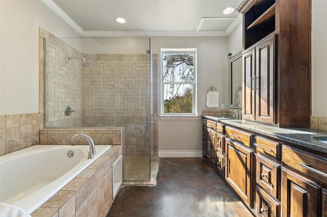 23617 Indian Divide CV, Spicewood, TX 78669