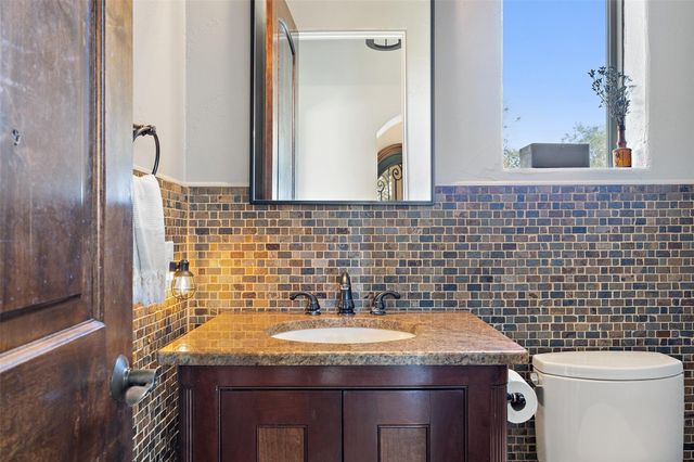 23617 Indian Divide CV, Spicewood, TX 78669