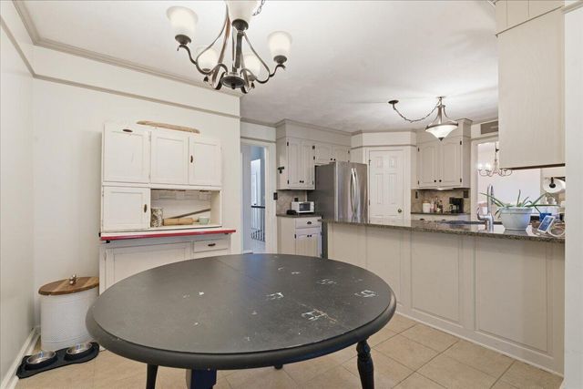 5116 Meadow Creek DR, Roanoke, VA 24018