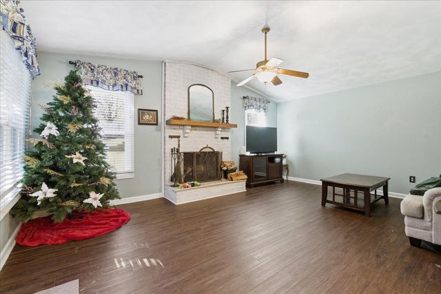 5116 Meadow Creek DR, Roanoke, VA 24018