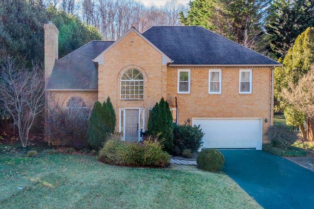 5116 Meadow Creek DR, Roanoke, VA 24018