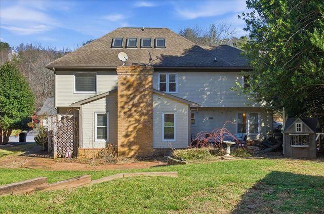 5116 Meadow Creek DR, Roanoke, VA 24018