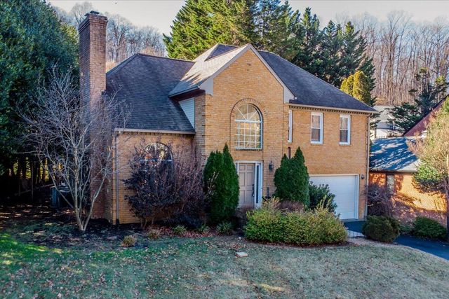 5116 Meadow Creek DR, Roanoke, VA 24018