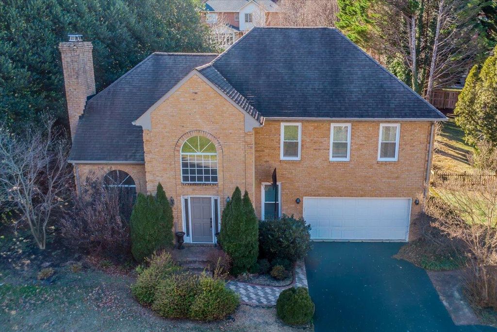 5116 Meadow Creek DR, Roanoke, VA 24018