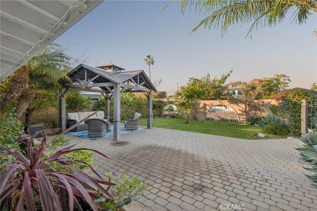 305 Nassau Road, Costa Mesa, CA 92626