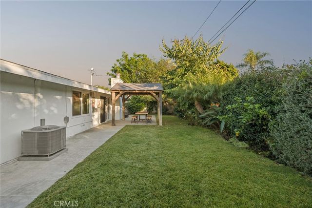 305 Nassau Road, Costa Mesa, CA 92626