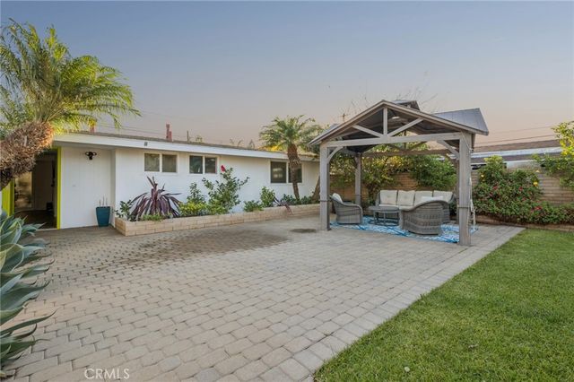 305 Nassau Road, Costa Mesa, CA 92626