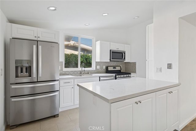 305 Nassau Road, Costa Mesa, CA 92626
